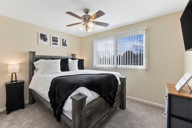 Foto del edificio - 623 Quail Run Rd