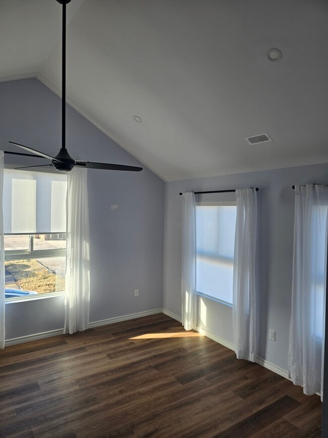 Photo du bâtiment - 9555 Walker Rd