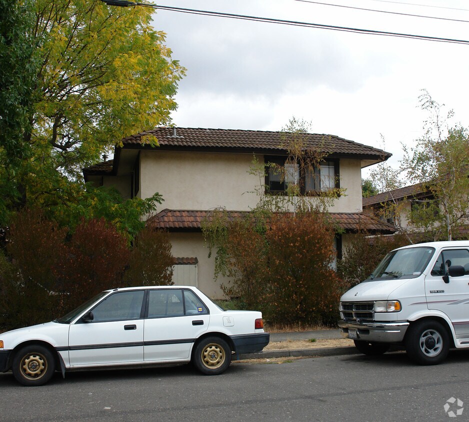 Building Photo - 1016 3rd St