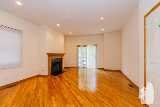 Foto del edificio - 2719 N Wayne Ave