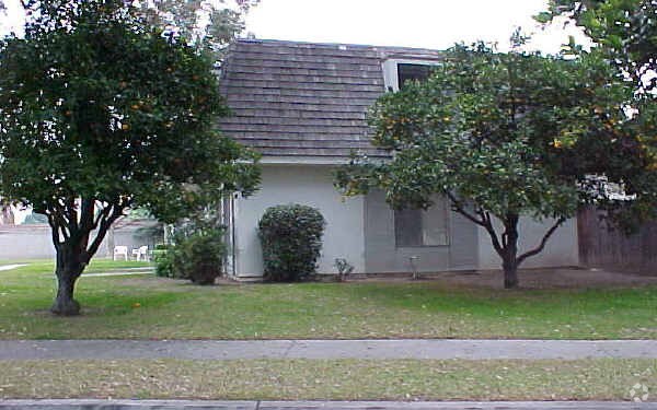 Foto del edificio - 13712 Charloma Dr