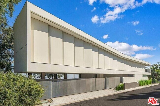Building Photo - 2500 Briarcrest Rd