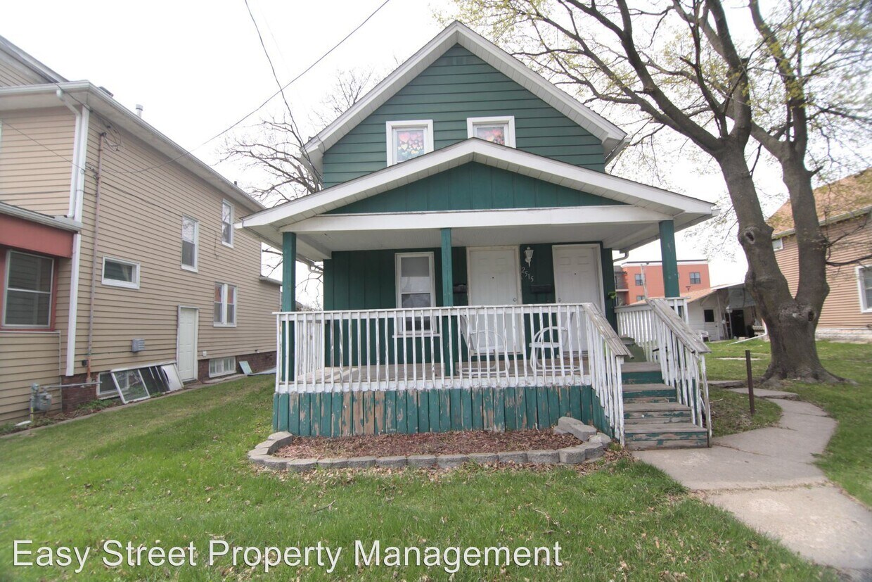 2515 16th St, Moline, IL 61265 Room for Rent in Moline, IL