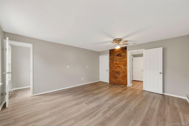 Building Photo - 68 Catharine St