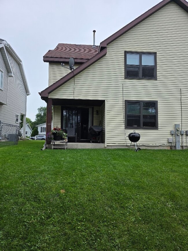 Building Photo - 1529 N 35th St