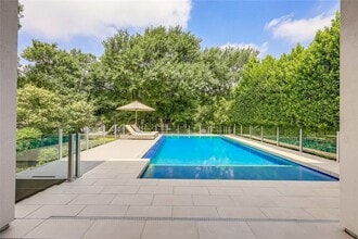 Building Photo - 1004 Meriden Ln