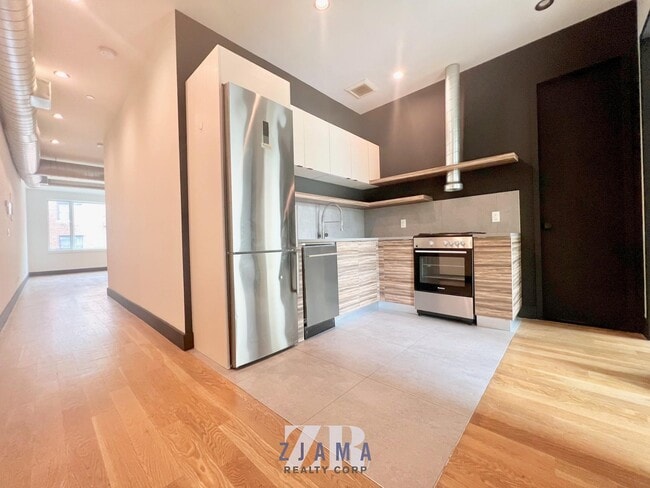 Hawthorne Street - Hawthorne Street Townhome