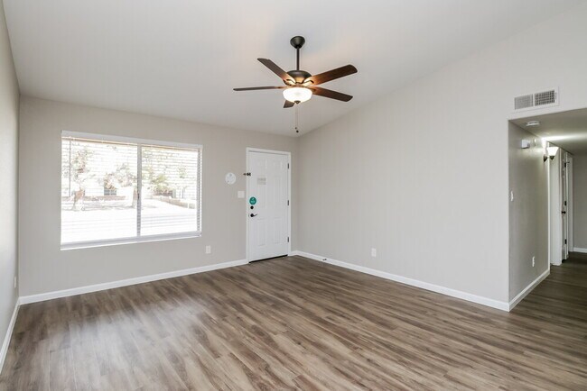Foto del edificio - 3421 E Dragoon Ave