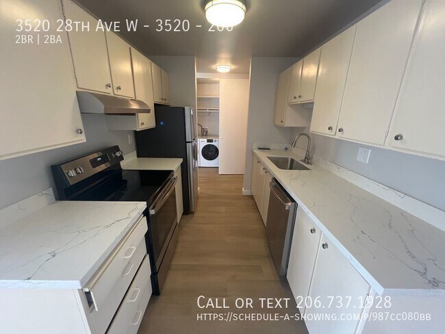 Building Photo - Spacious 2bd/2ba with Balcony!