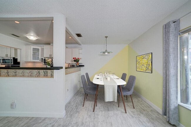 Building Photo - 7223 San Luis Ct