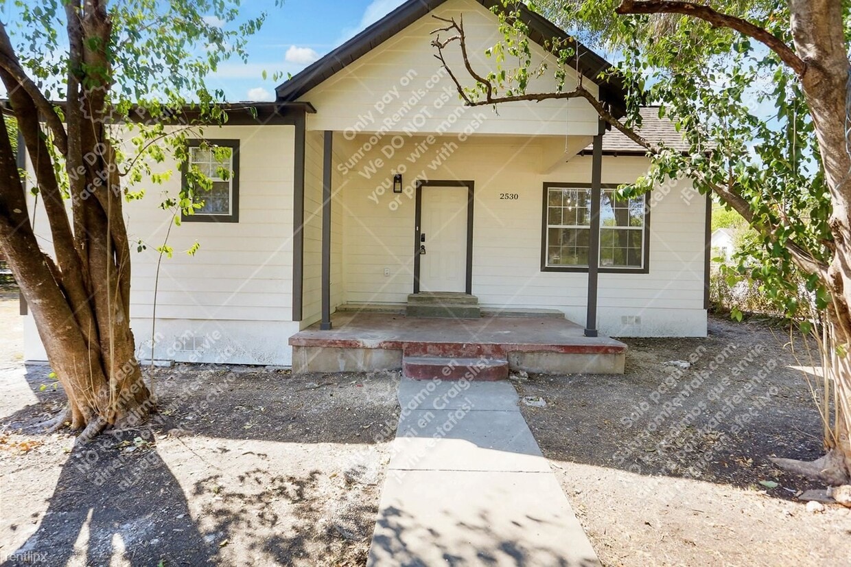 Primary Photo - 2 br, 1 bath House - 2530 W Salinas