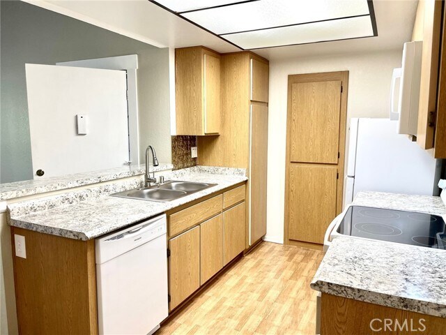 Foto del edificio - 20702 El Toro Rd