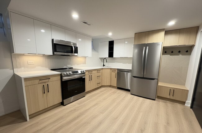 Building Photo - 1875 N Dayton St