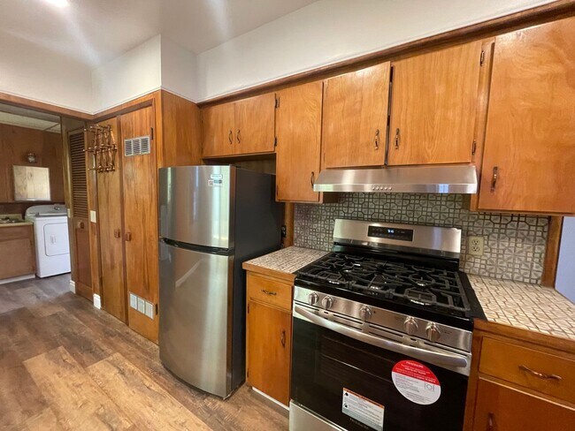 Foto del edificio - Newly Updated 3 Bedroom 2 Bathroom in Albany!
