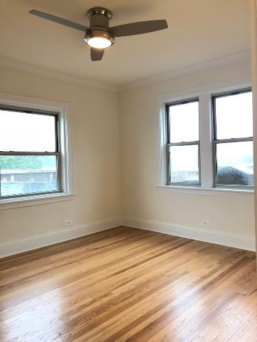 Building Photo - 5330 N Kenmore Ave