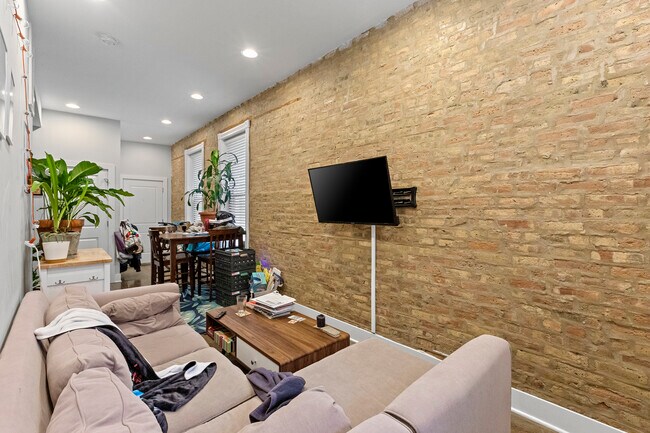 Foto del edificio - 2354 N Elston Ave