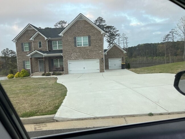 Building Photo - Spacious 2BR/2Bath House in Fayetteville
