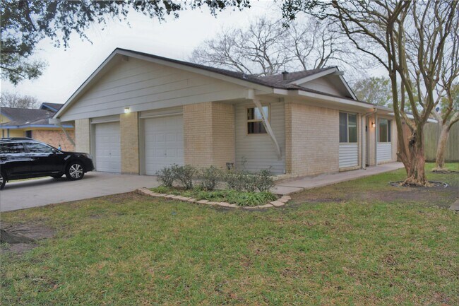 Foto del edificio - 1505 Silverpines Rd