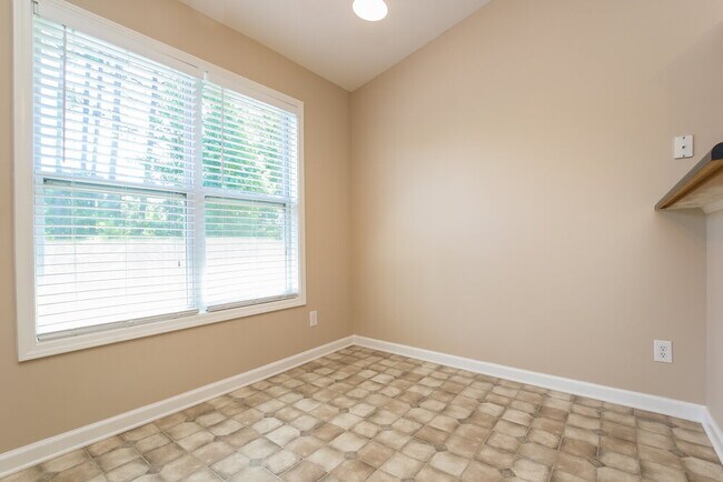 Building Photo - 2087 Peach Shoals Cir