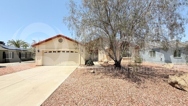 Photo - 822 W Earll Dr House