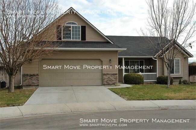 Building Photo - Cumberland subdivision home Large Backyard