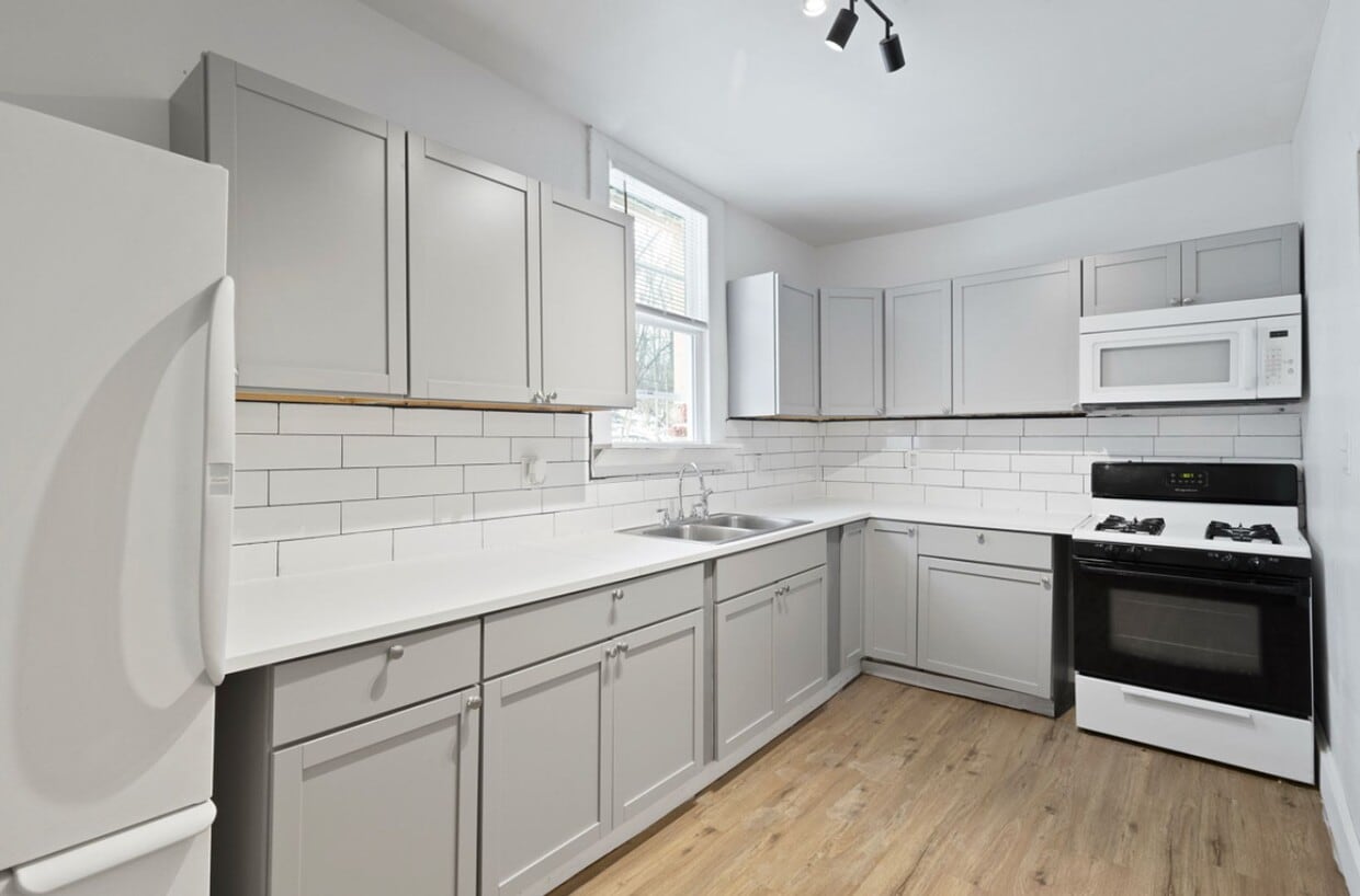 Primary Photo - Carnegie - 2 Bedroom 1 Bathroom - Updated ...