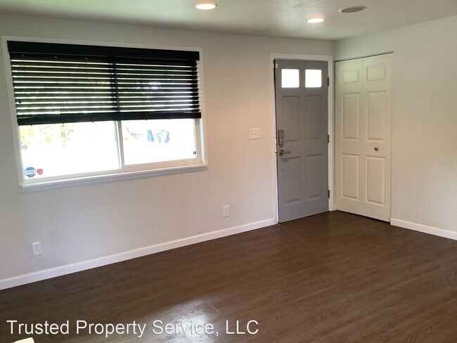 Foto del edificio - 3 br, 1 bath House - 348 U St