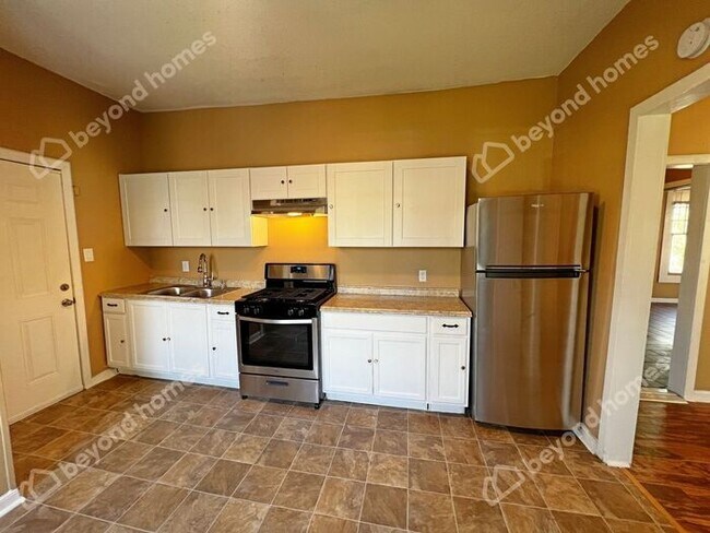 Foto del edificio - Cosy 3 bedroom / 1 full bath Bungalow with...
