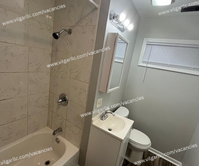 Building Photo - Discover comfort, convenience, and quality living in this beautifully updated 3-bedroom home! Wit...