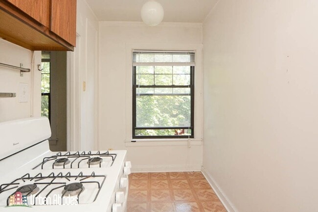 Foto del edificio - 3009 N Racine Ave