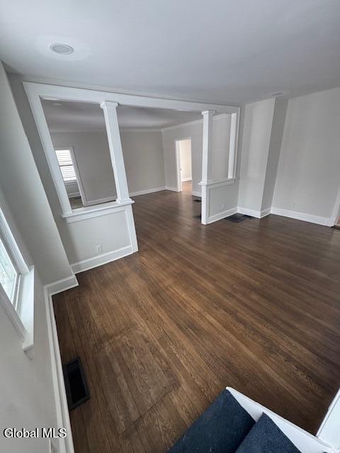 Building Photo - 20 River St