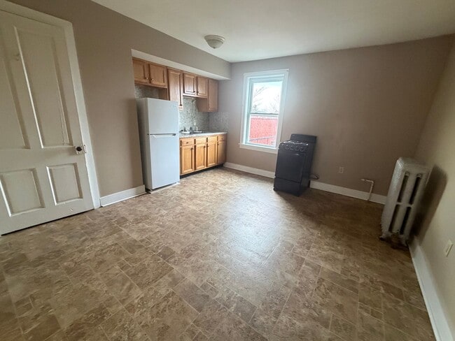 Building Photo - 250 S Pershing Ave