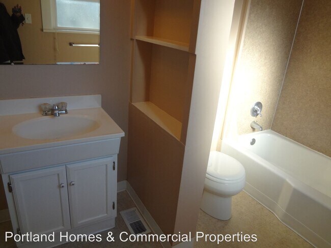 Foto del edificio - 2118-2120 SE Main St