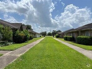 Building Photo - 8330 Leamont Dr