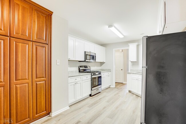Building Photo - 1520 Jade Cove Dr