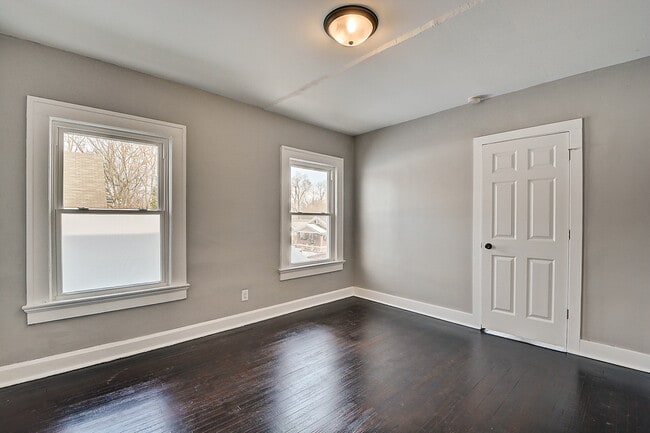 Building Photo - 412 N Bradley Ave