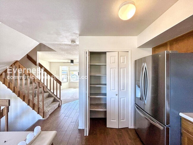 Foto del edificio - 3939 Smoke Tree Dr