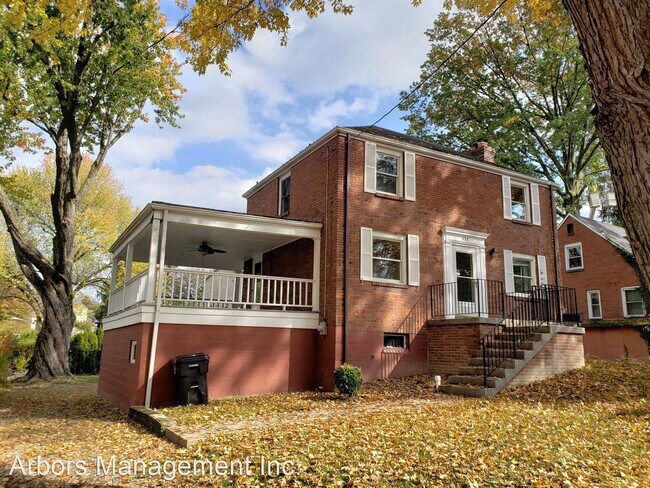 Foto del edificio - 3 br, 1 bath House - 557 GLENROCK DRIVE