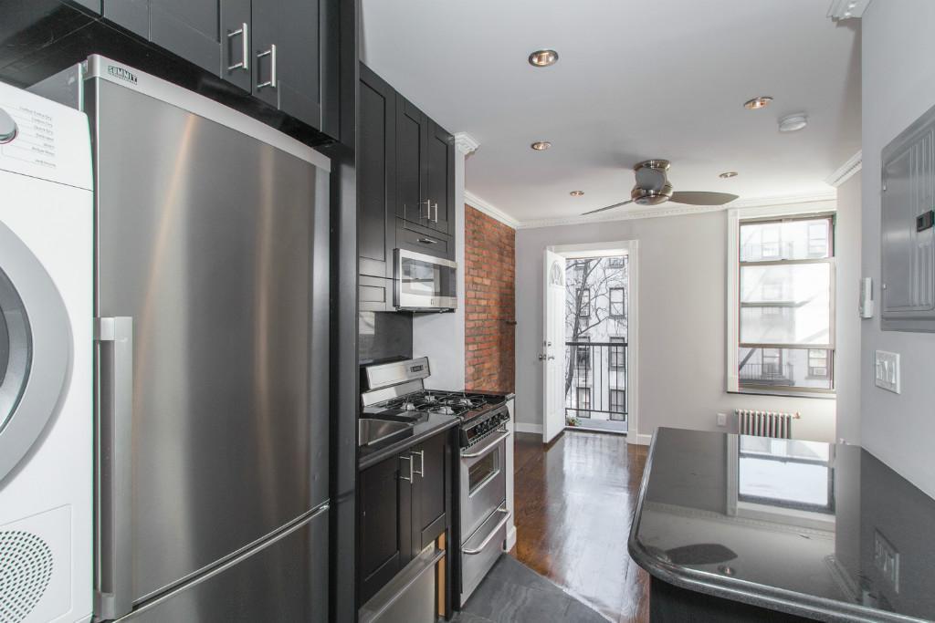 Foto principal - 309 E 8th St