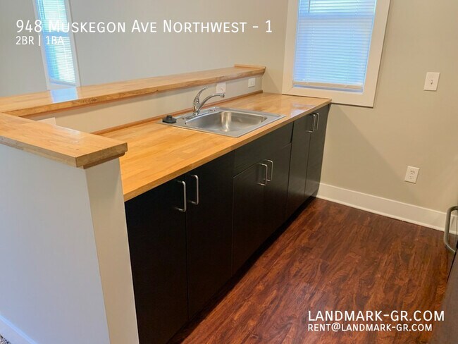 Foto del edificio - 948 Muskegon Ave NW