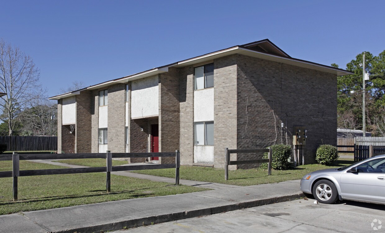 Building Photo - 155-179 Reagan Rd