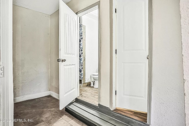 Building Photo - 8036 Mattox Ave