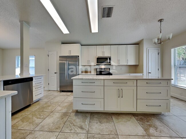 Foto del edificio - 1415 Compton St