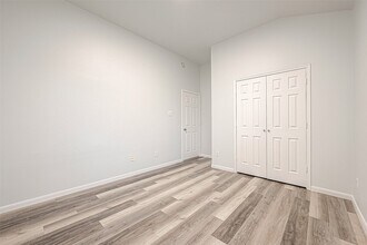 Building Photo - 6406 Applewood Forest Dr