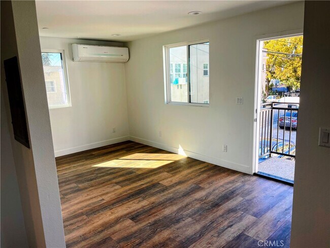Building Photo - 1809 1/2 S Gramercy Pl-1809