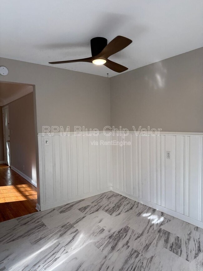 Foto del edificio - 6912 Murray Ave