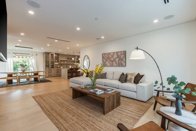 Foto del edificio - 1161 Stearns Dr