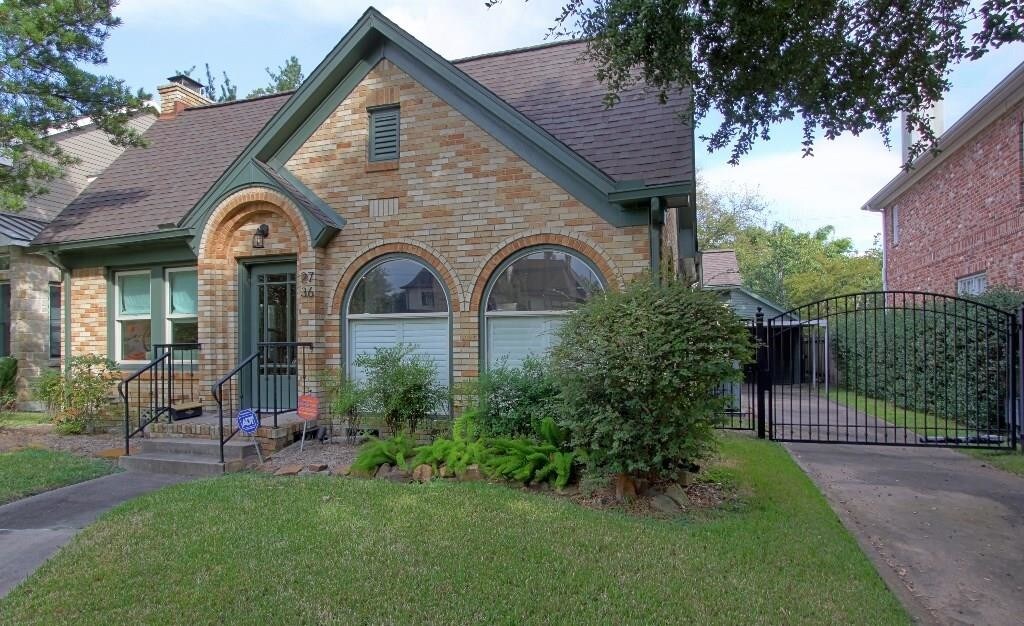 Primary Photo - 2736 University Blvd