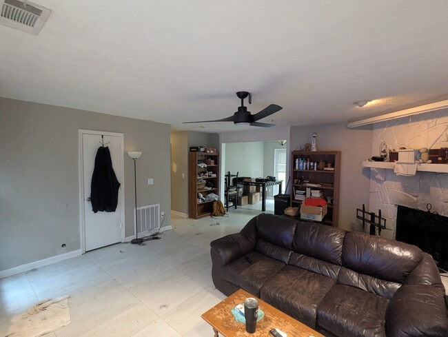 Building Photo - 4247 Windward Ln