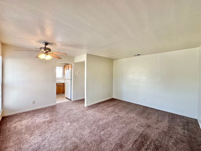 Foto del edificio - 1102-1104 Williamson Dr